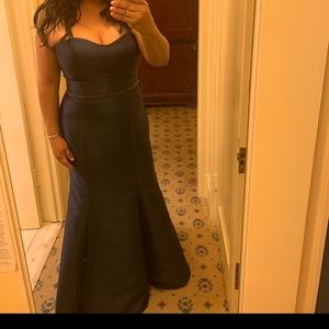 A midnight gown for a holiday party.. gorgeous fit. And it’s been worn once